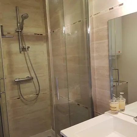 Appartement 2 Pieces Rez-De-Jardin A 2 Pas De La Plage Et De La Thalasso Cabourg Exterior foto